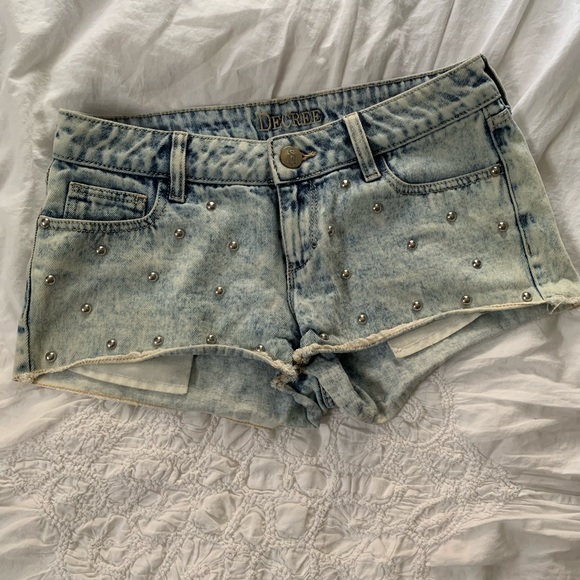 Decree Pants - Studded jean shorts acid washed size 7